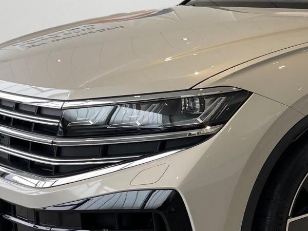Volkswagen Touareg Elegance 4Motion 3.0 eTSI e-Hybrid AHK Komfort Pano Dynaudio HUD Assistenz