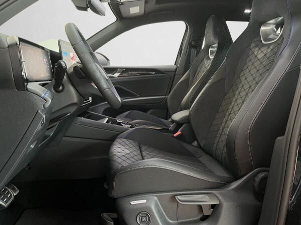 Volkswagen Tiguan R-Line 2,0 l TDI (150 PS), "Black Style", AHK, Pano, "Navi Discover Pro Max" , "Matrix LED IQ.Light"