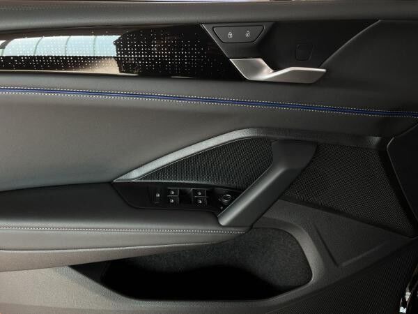 Volkswagen Tiguan R-Line 2,0 l TDI (150 PS), "Black Style", AHK, Pano, "Navi Discover Pro Max" , "Matrix LED IQ.Light"