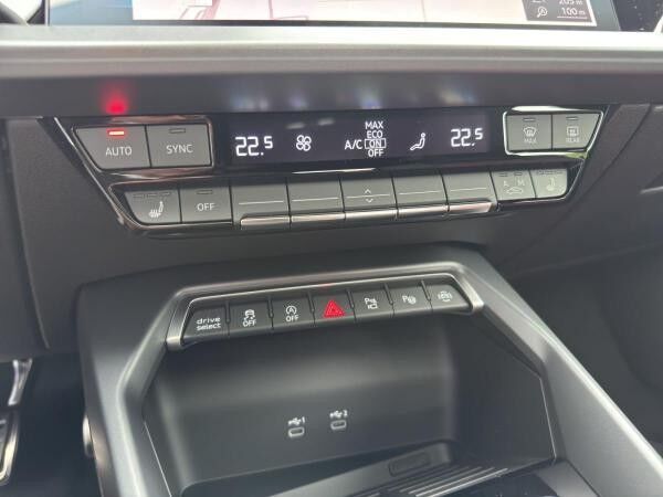 Audi S3 Sportback TFSI quattro 245(333)kW(PS) S tronic *EROBERUNG*SOFORT*