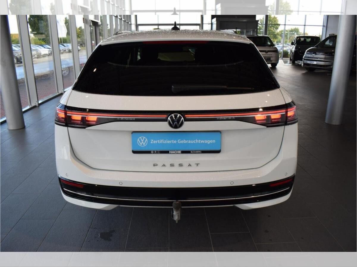 Volkswagen Passat Variant Elegance 2.0 TDI DSG AHK NAVI Volkswagen Passat Variant Elegance 2.0 TDI DSG AHK NAVI