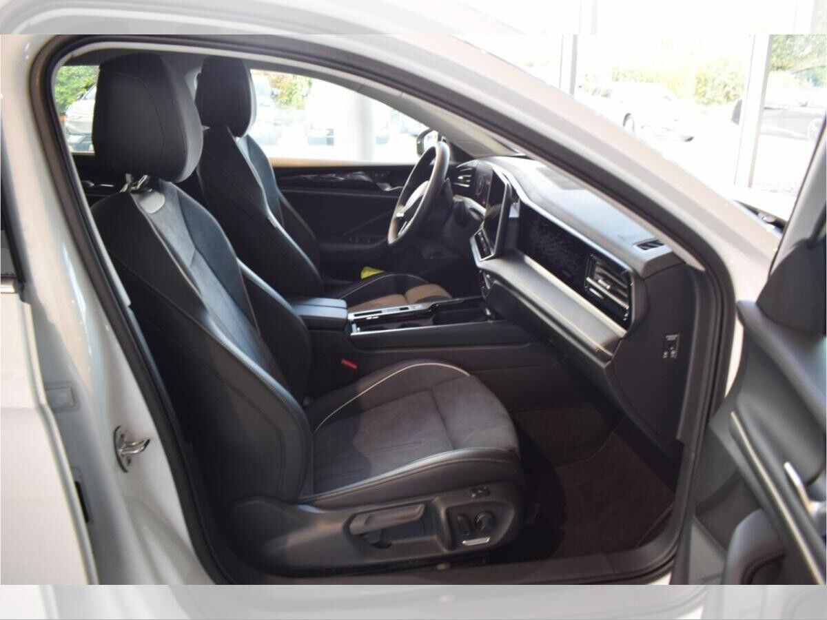 Volkswagen Passat Variant Elegance 2.0 TDI DSG AHK NAVI Volkswagen Passat Variant Elegance 2.0 TDI DSG AHK NAVI