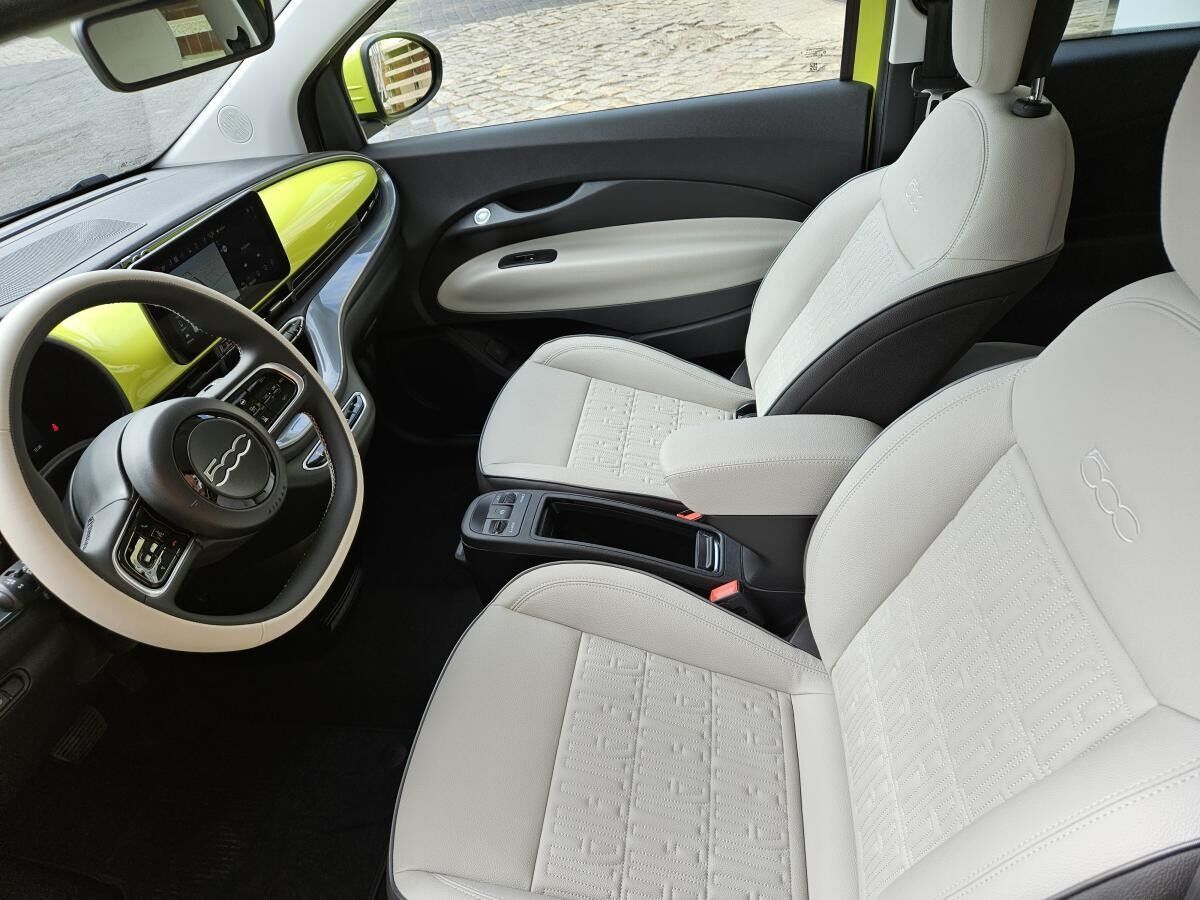 Fiat 500e La Prima -  in kürze verfügbar - verschiedene Farben