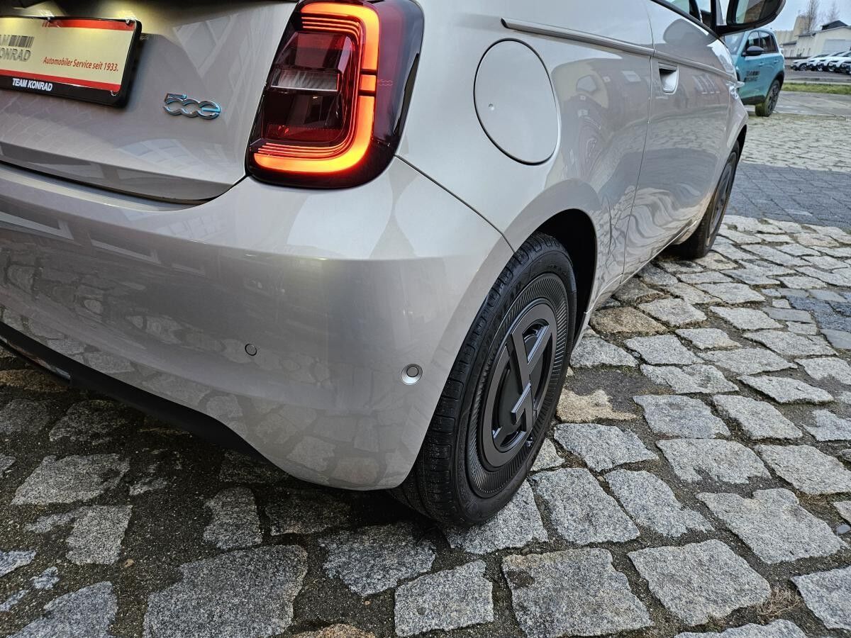 Fiat 500e Giorgio Armani - Vollausstattung - in Kürze verfügbar - verschiedene Farben