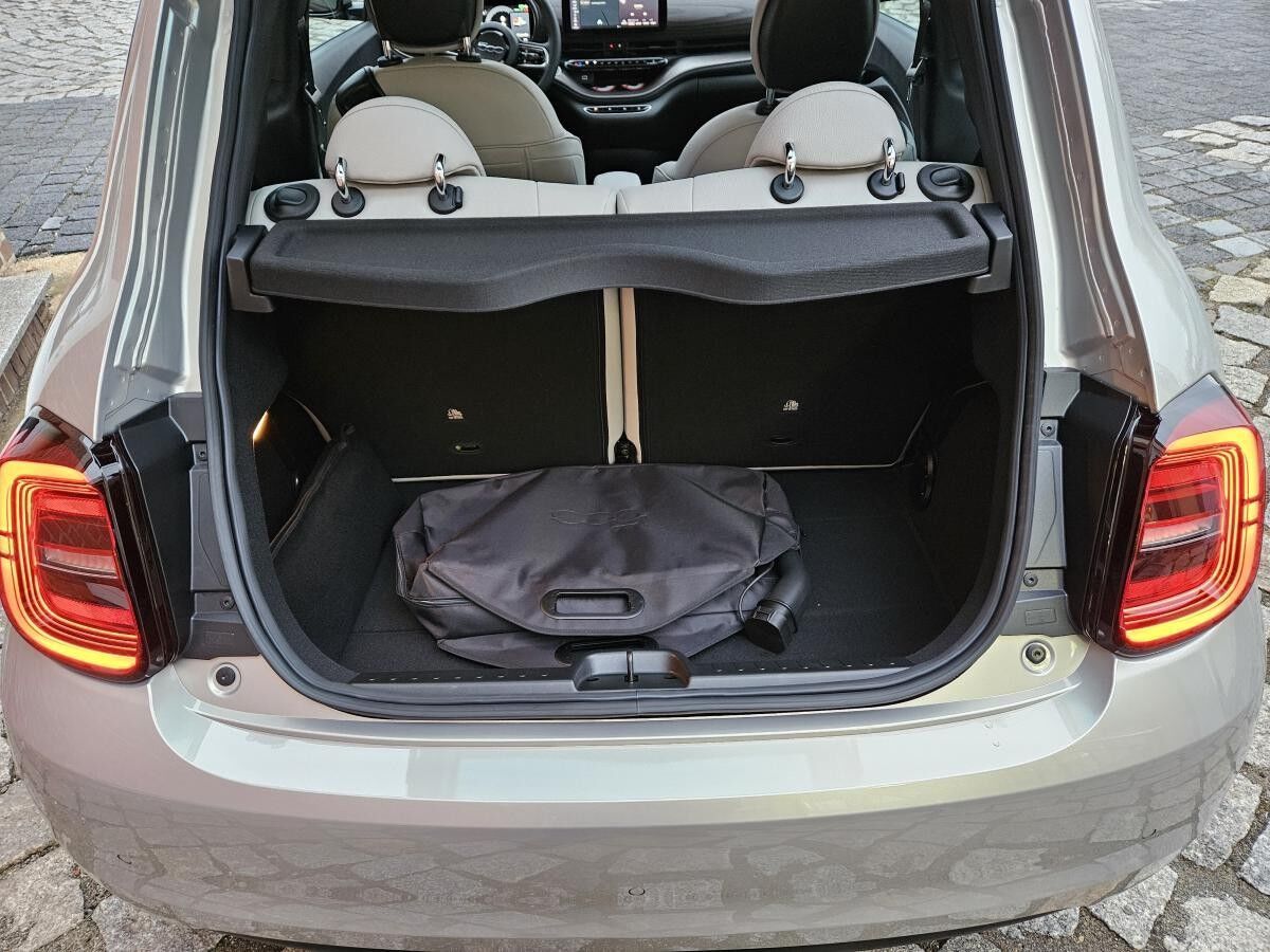 Fiat 500e Giorgio Armani - Vollausstattung - in Kürze verfügbar - verschiedene Farben