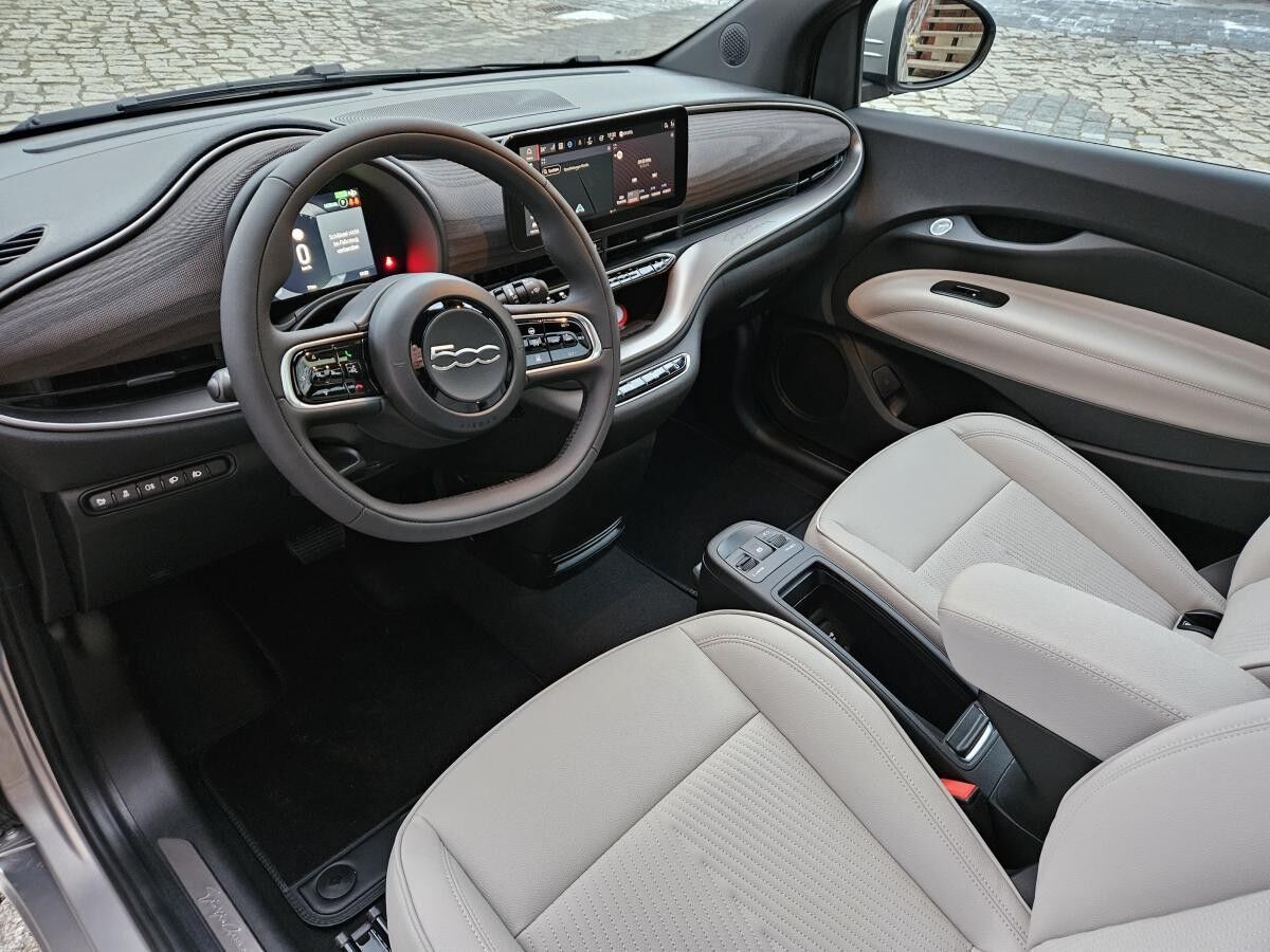 Fiat 500e Giorgio Armani - Vollausstattung - in Kürze verfügbar - verschiedene Farben