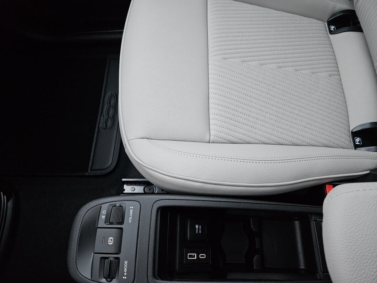 Fiat 500e Giorgio Armani - Vollausstattung - in Kürze verfügbar - verschiedene Farben