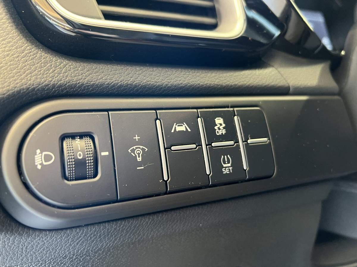 Kia Ceed SW 1.5 T-GDI DCT Vision Komfort*PRIVAT & GEWERBLICH* SOFORT VERFÜGBAR