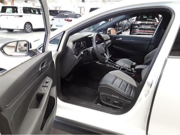Volkswagen Golf 8 / GTD DSG LEDER PANO AHK WINTERRÄDER