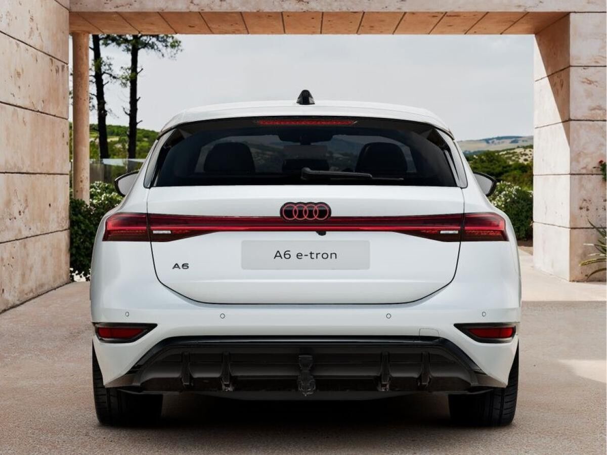 Audi A6 e-tron Avant performance S line *AHK/B&O/LEDER/NAVI/TECH PLUS/21"*