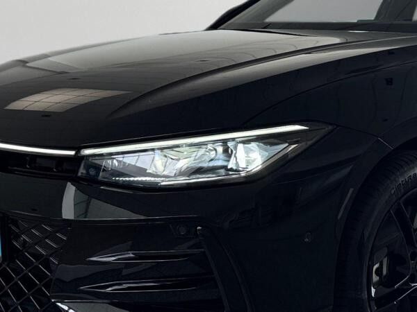 Volkswagen Passat Variant R-Line 1,5 l eHybrid 360°KAM*MASSAGE*MATRIX*KEYLESS