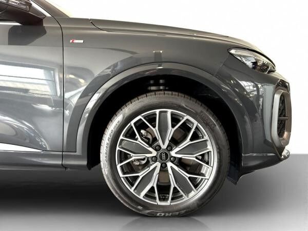 Audi Q5 SUV TDI quattro S tronic *AHK*MATRIX*NAV*SHZ*ACC*PARKLENK*360°*EL.SITZE+HECKL*TOTW*VIRTUAL*20"