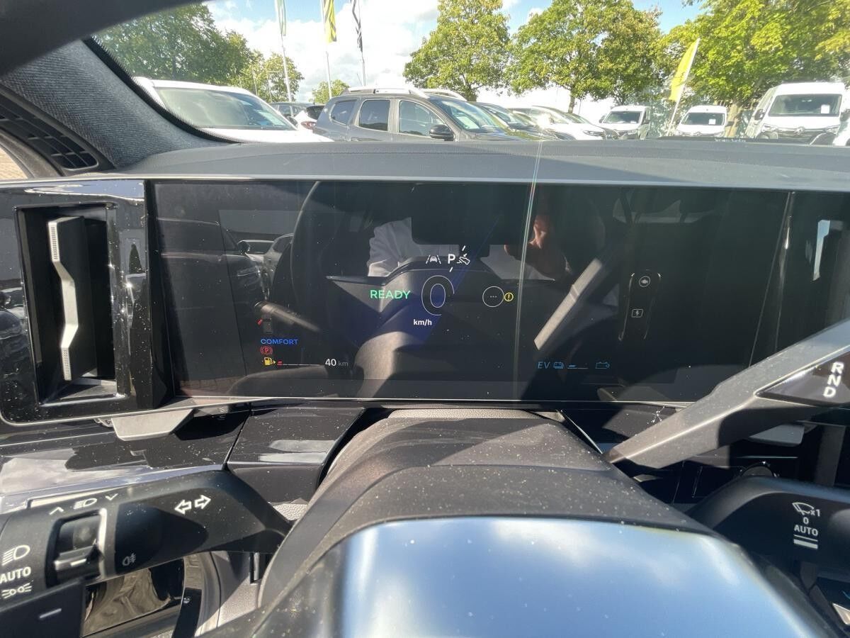 Renault Rafale E-TECH EspritAlpine Solarbay