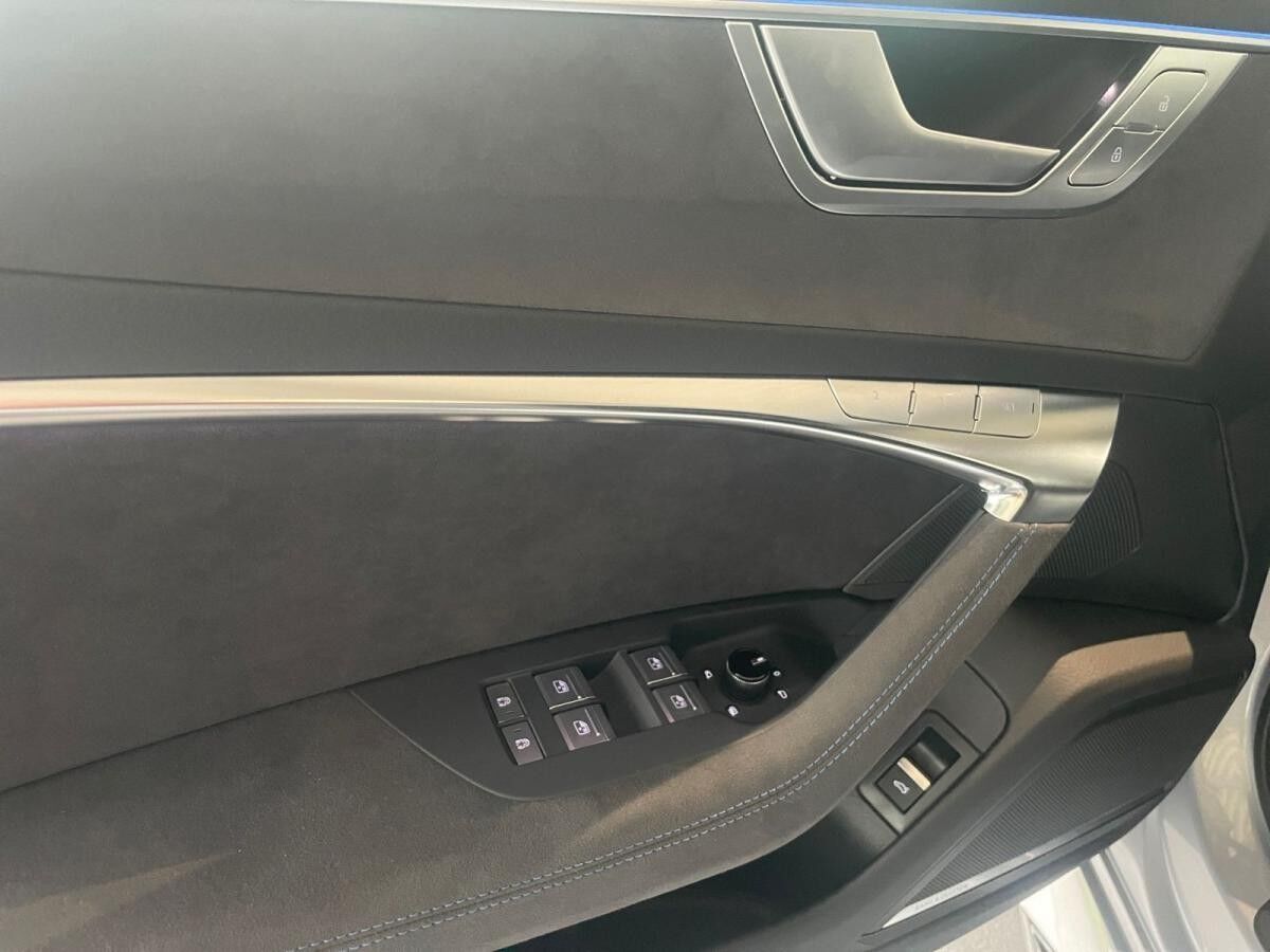 Audi RS6 RS 6 Avant performance tiptr. Dynamik plus Keramik HUD Standheiz. UPE: 184.000 €