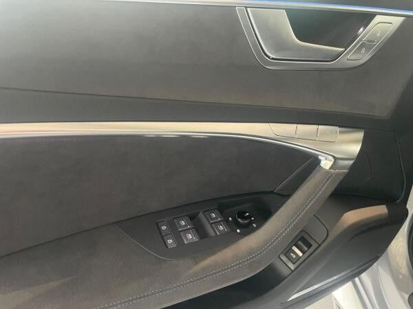 Audi RS6 RS 6 Avant performance tiptr. Dynamik plus Keramik HUD Standheiz. UPE: 184.000 €