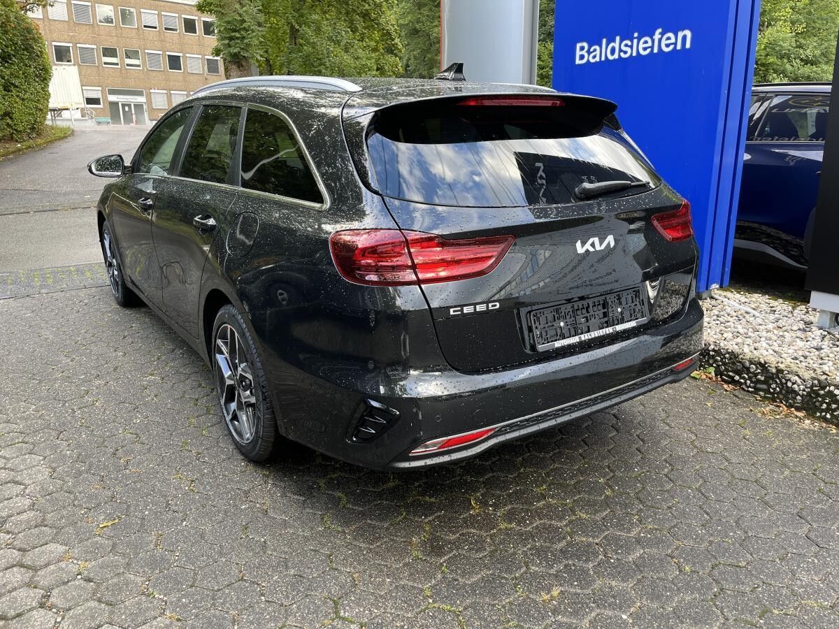 Kia Ceed SW 1.5 T-GDI MHEV DCT Ultimate Edition, Sound, Style