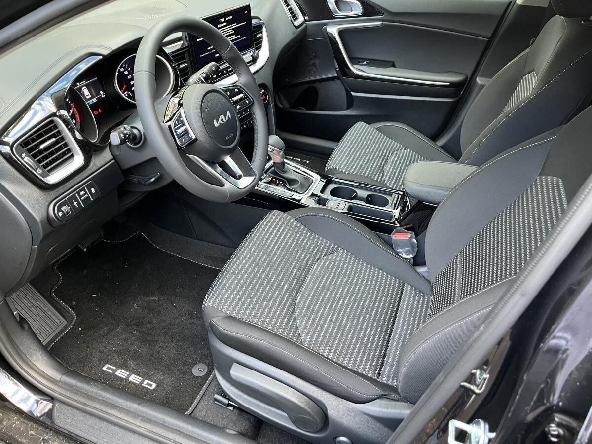 Kia Ceed SW 1.5 T-GDI MHEV DCT Ultimate Edition, Sound, Style