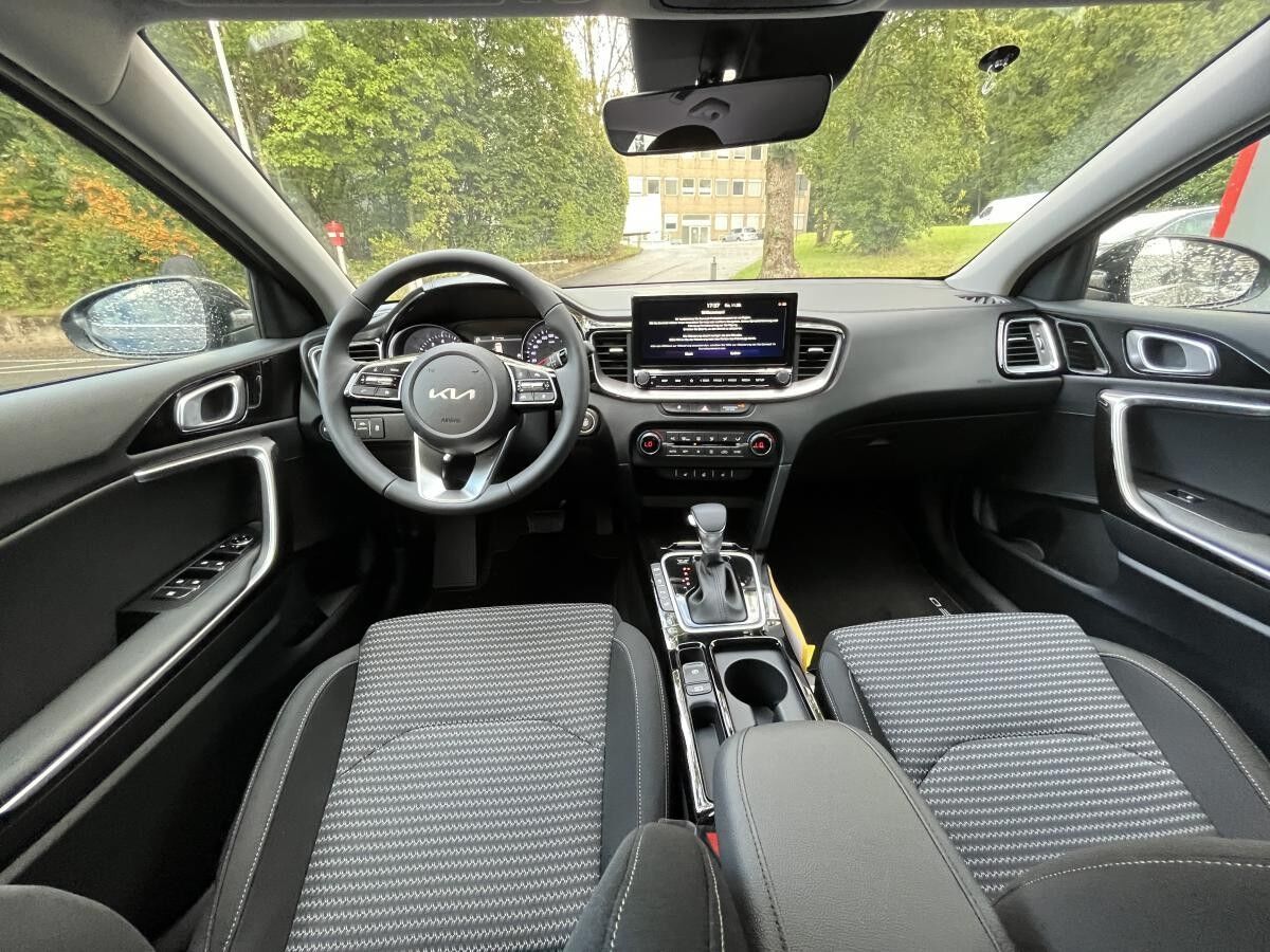 Kia Ceed SW 1.5 T-GDI MHEV DCT Ultimate Edition, Sound, Style