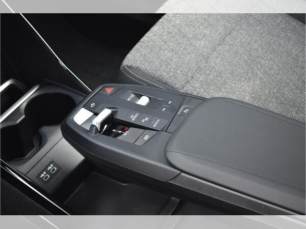 BMW 218 Active Tourer i  Navi, LED, Adaptiver LED, Kamera, Keyless, Automatik