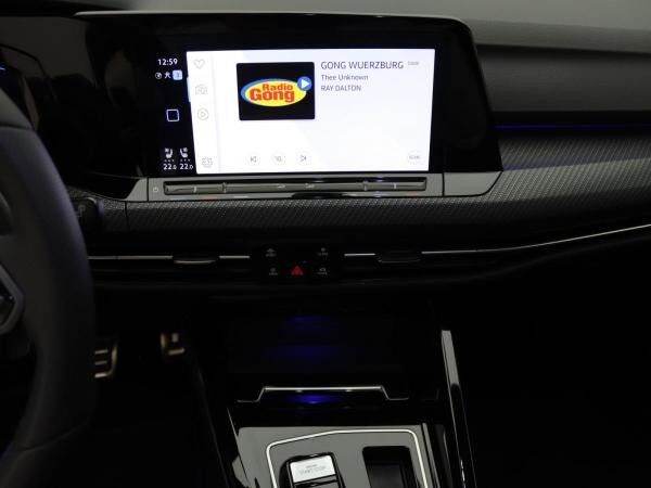 Volkswagen Golf R 2.0TSI DSG / Pano, Matrix, IQ.Drive, Navi