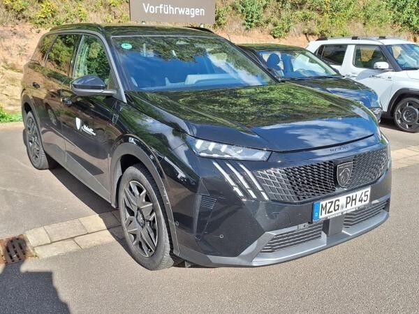 Peugeot 5008 GT - Hybrid - 145 PS + Winter-Paket + Drive Assist Plus - Vorführwagen