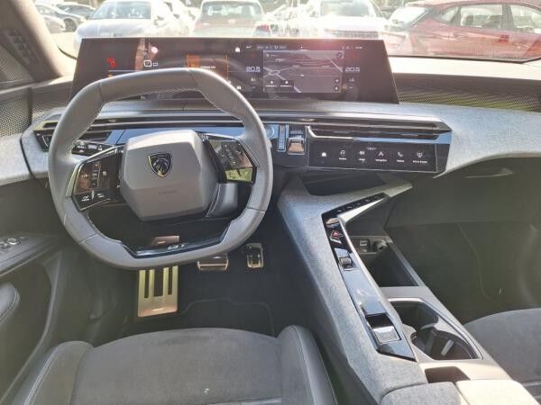 Peugeot 5008 GT - Hybrid - 145 PS + Winter-Paket + Drive Assist Plus - Vorführwagen