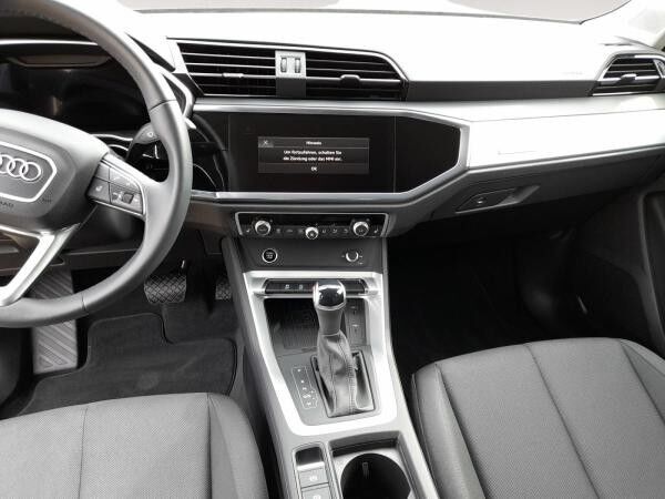 Audi Q3 35 TFSI Automatik STH RFK 18 ACC KeyLess