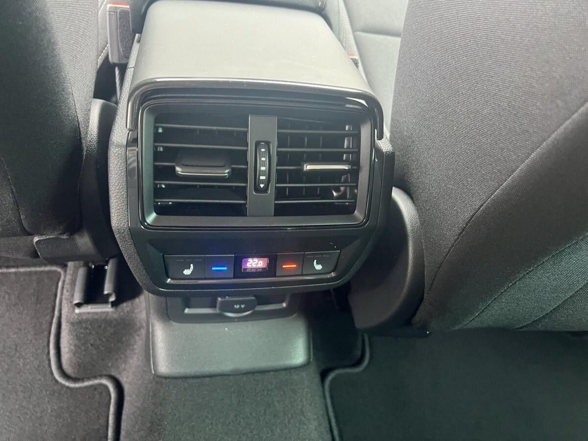 Skoda Karoq Tour 2.0 TDI DSG 4x4 ACC AHK NAVI LED DAB