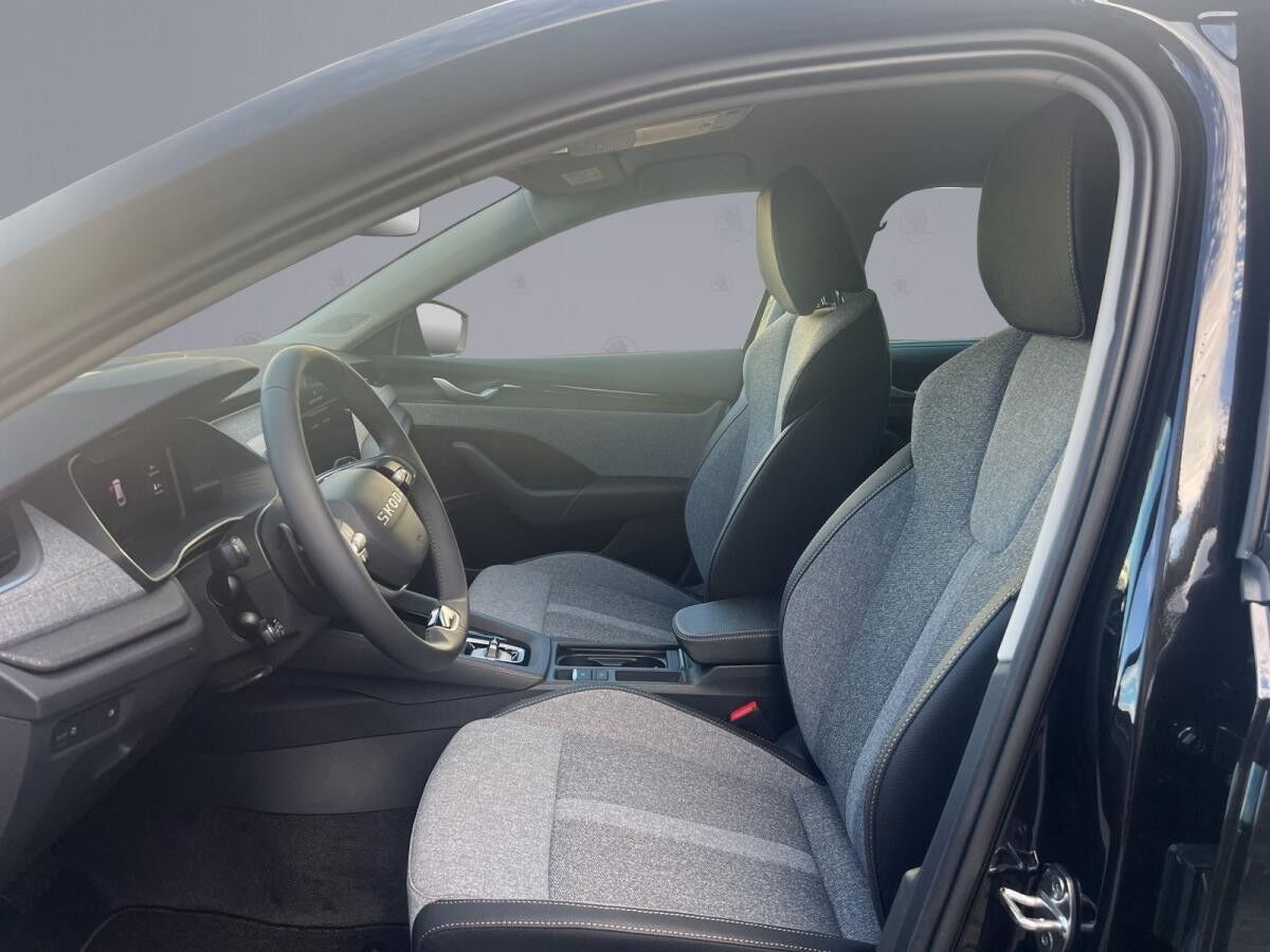 Skoda Octavia Combi Tour 2.0 TDI DSG AHK LED NAVI DAB