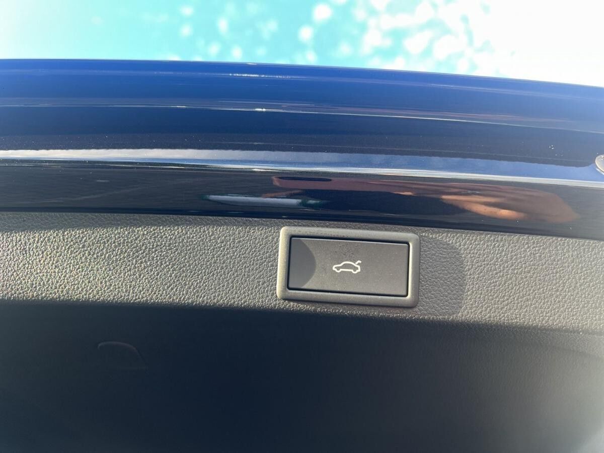 Skoda Octavia Combi Tour 2.0 TDI DSG AHK LED NAVI DAB