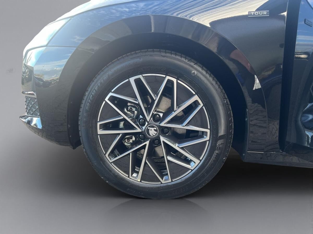 Skoda Octavia Combi Tour 2.0 TDI DSG AHK LED NAVI DAB