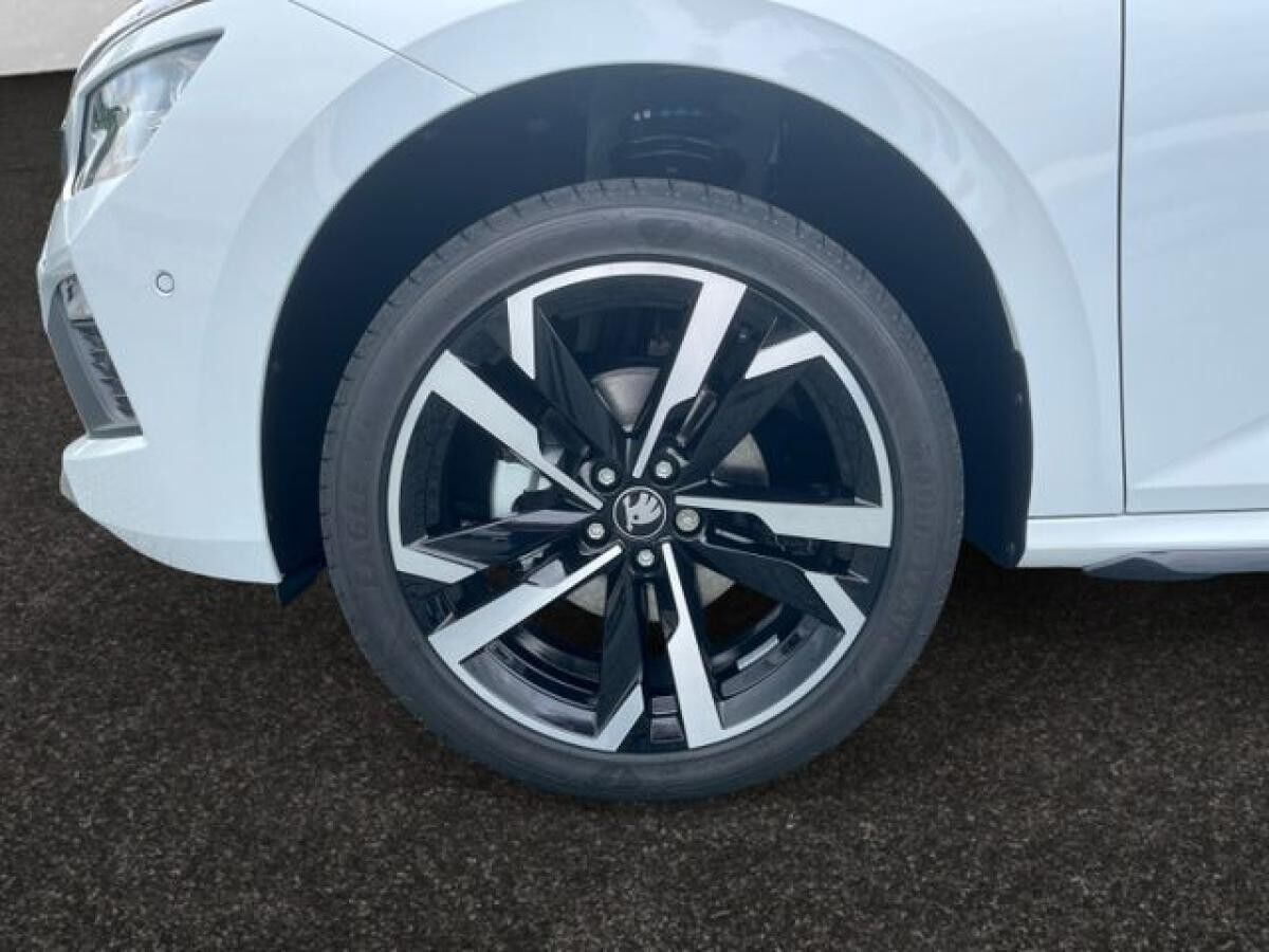 Skoda Kamiq 🚗🔥 Monte Carlo 1.5 TSI – Sofort verfügbar! inkl. Matrix-LED, Navi 9,2", Panorama-Glasdac