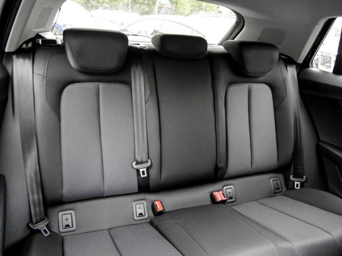 Audi Q2 30 TFSI advanced Smartphone-Interface+Sitzheizung vorn+Sonnenschutzverglasung abgedunkelt