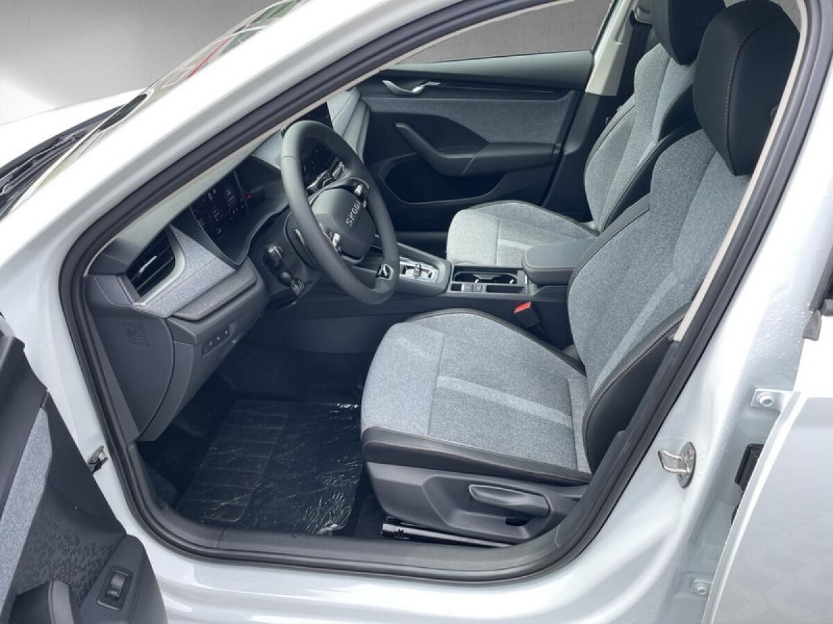 Skoda Octavia Skoda Octavia Combi IV 2.0 TDI DSG Tour *PRIVAT*SOFORT* l ACC l MATRIX l KESSY l 2x PDC l NAVI l