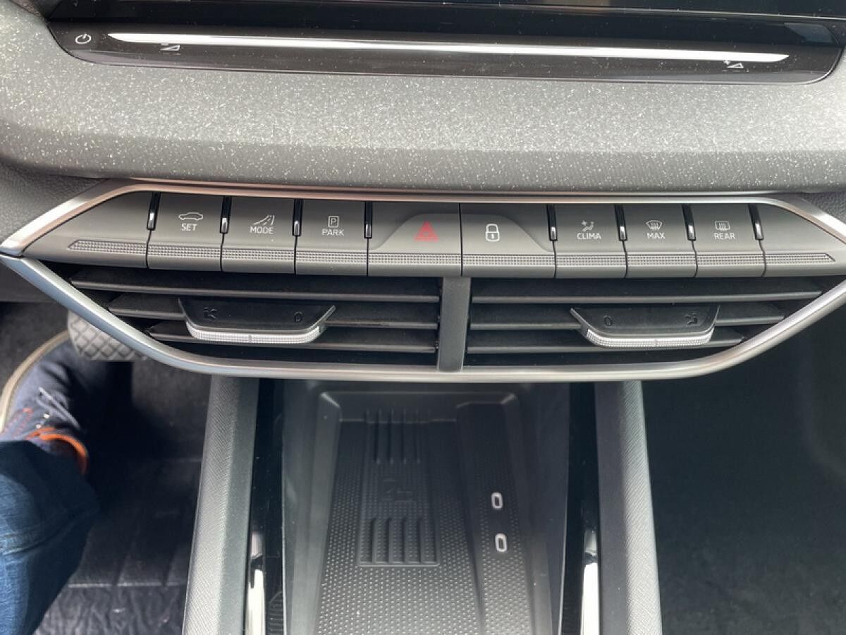 Skoda Octavia Skoda Octavia Combi IV 2.0 TDI DSG Tour *PRIVAT*SOFORT* l ACC l MATRIX l KESSY l 2x PDC l NAVI l