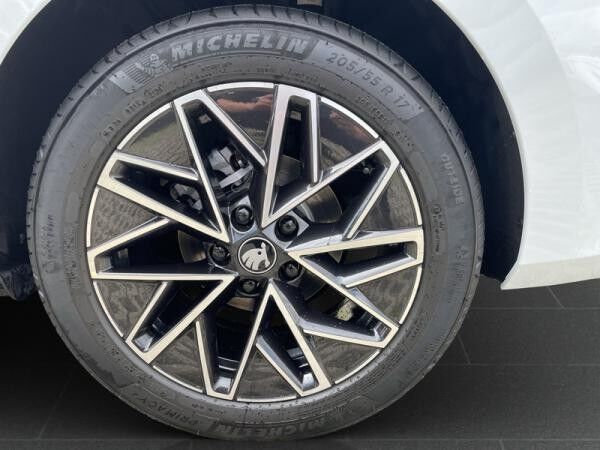 Skoda Octavia Skoda Octavia Combi IV 2.0 TDI DSG Tour *PRIVAT*SOFORT* l ACC l MATRIX l KESSY l 2x PDC l NAVI l