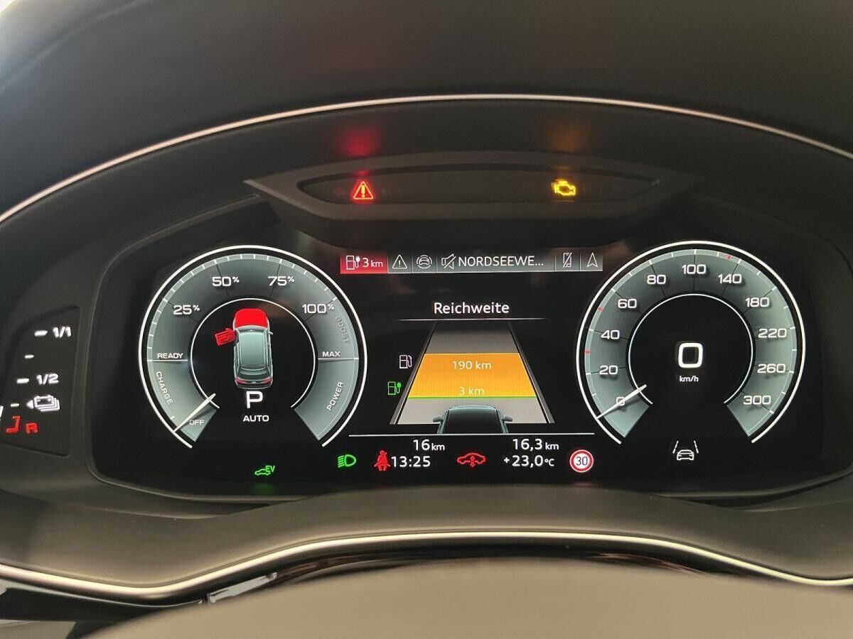 Audi Q7 SUV Sline TFSIe quattro 360kW(MT)