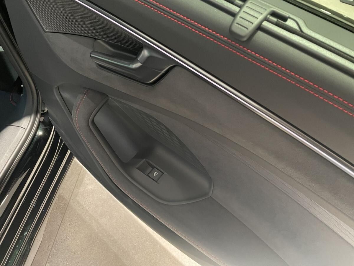 Audi A6 Avant TFSI quattro 270 kW S tronic(MT)