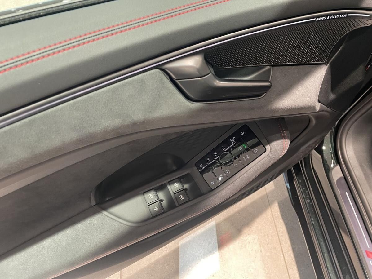 Audi A6 Avant TFSI quattro 270 kW S tronic(MT)