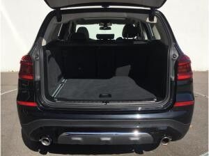 BMW X3 xDrive30i LUXURY+PANO+HUD+AHK+LED+KAMERA