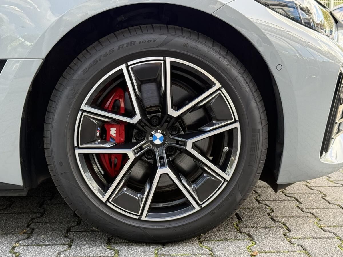 BMW i4 xDrive40 M Sport //Stop&Go AHK FACELIFT