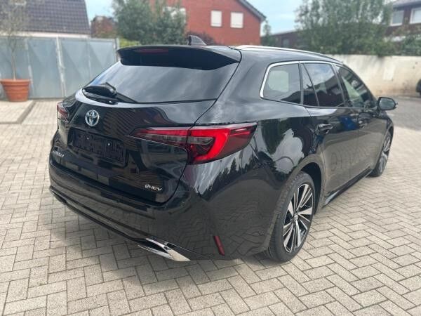 Toyota Corolla Teamplayer 1,8 l TS Navi ACC SHZ 1,99% el. Heck