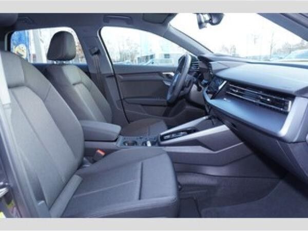 Audi A3 Sportback 30 TFSI S tronic Navi Einparkhilfe Smartphone