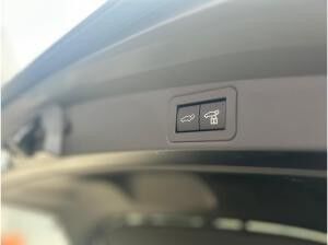 Toyota Corolla Teamplayer 1,8 l TS Navi ACC SHZ 1,99% el. Heck