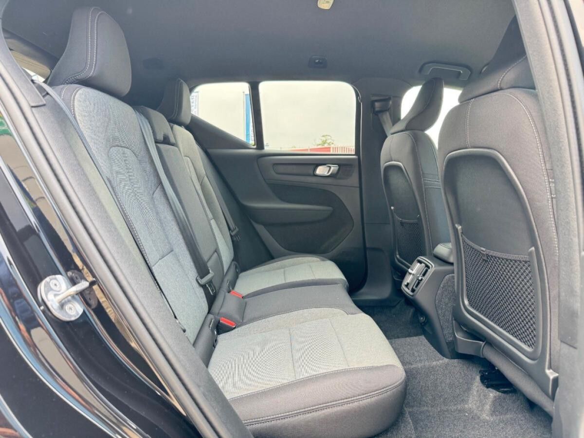 Volvo XC40 B3 Geartr. PLUS BLACK EDITION - sofort lief