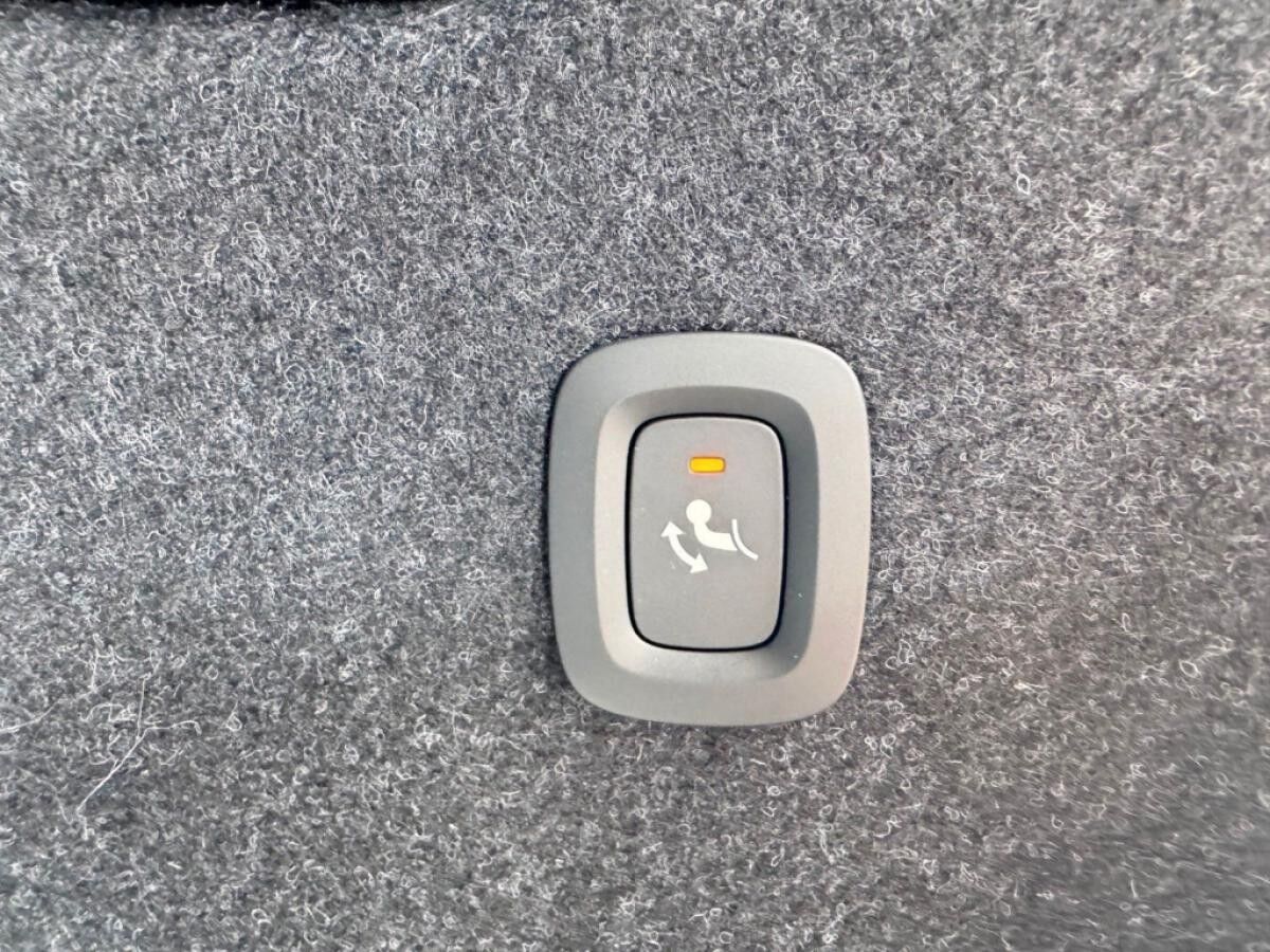 Volvo XC40 B3 Geartr. PLUS BLACK EDITION - sofort lief