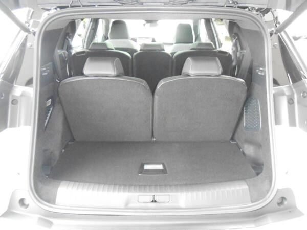 Peugeot 5008 NEW GT MILD HYBRID 136 e-DSC6 7Sitze *SOFORT LIEFERBAR*