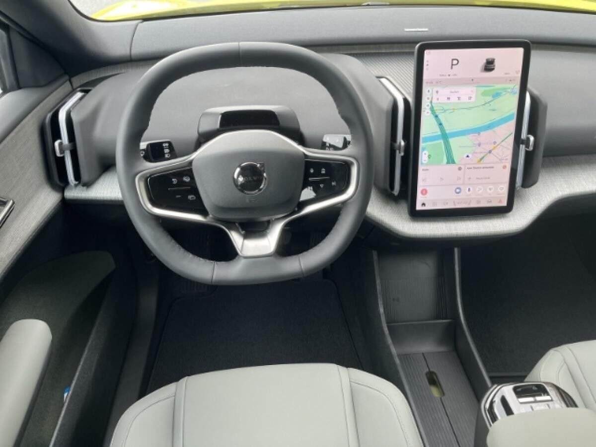 Volvo EX30 Single Motor Extended Range Plus *sofort verfügbar!!*