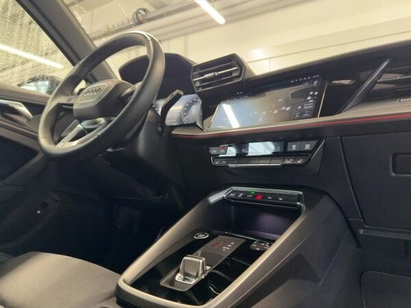 Audi A3 Sportback S line 40 TFSIe LED Kamera virtual DAB Navi