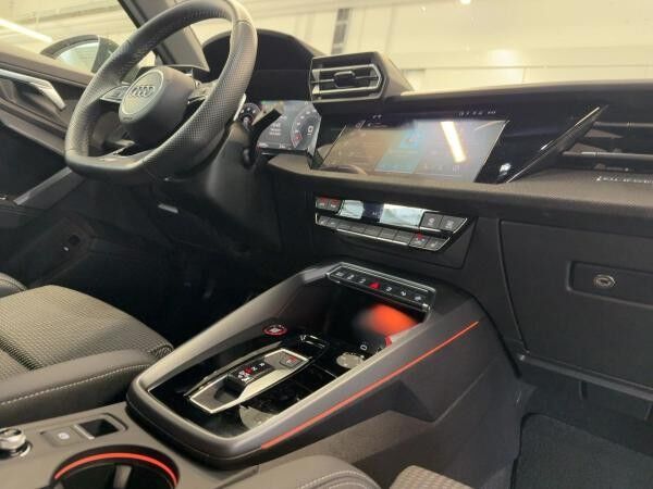Audi S3 Limousine 2.0 TFSI LED Kamera virtual Navi DAB
